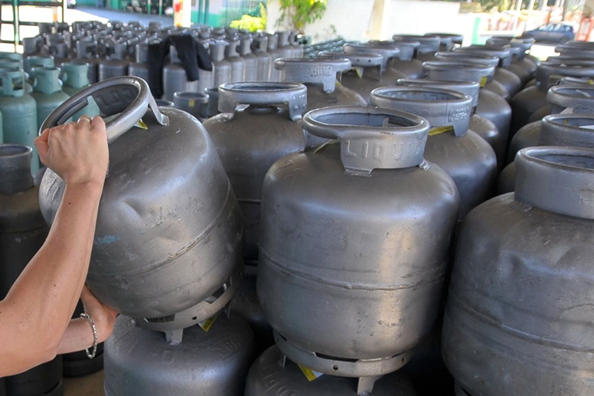 Conforme apura&ccedil;&atilde;o do Aratu On com o Sinrevgas, o g&aacute;s de cozinha vai ficar R$ 5 mais caro na Bahia a partir da sexta-feira. Foto: GovBR