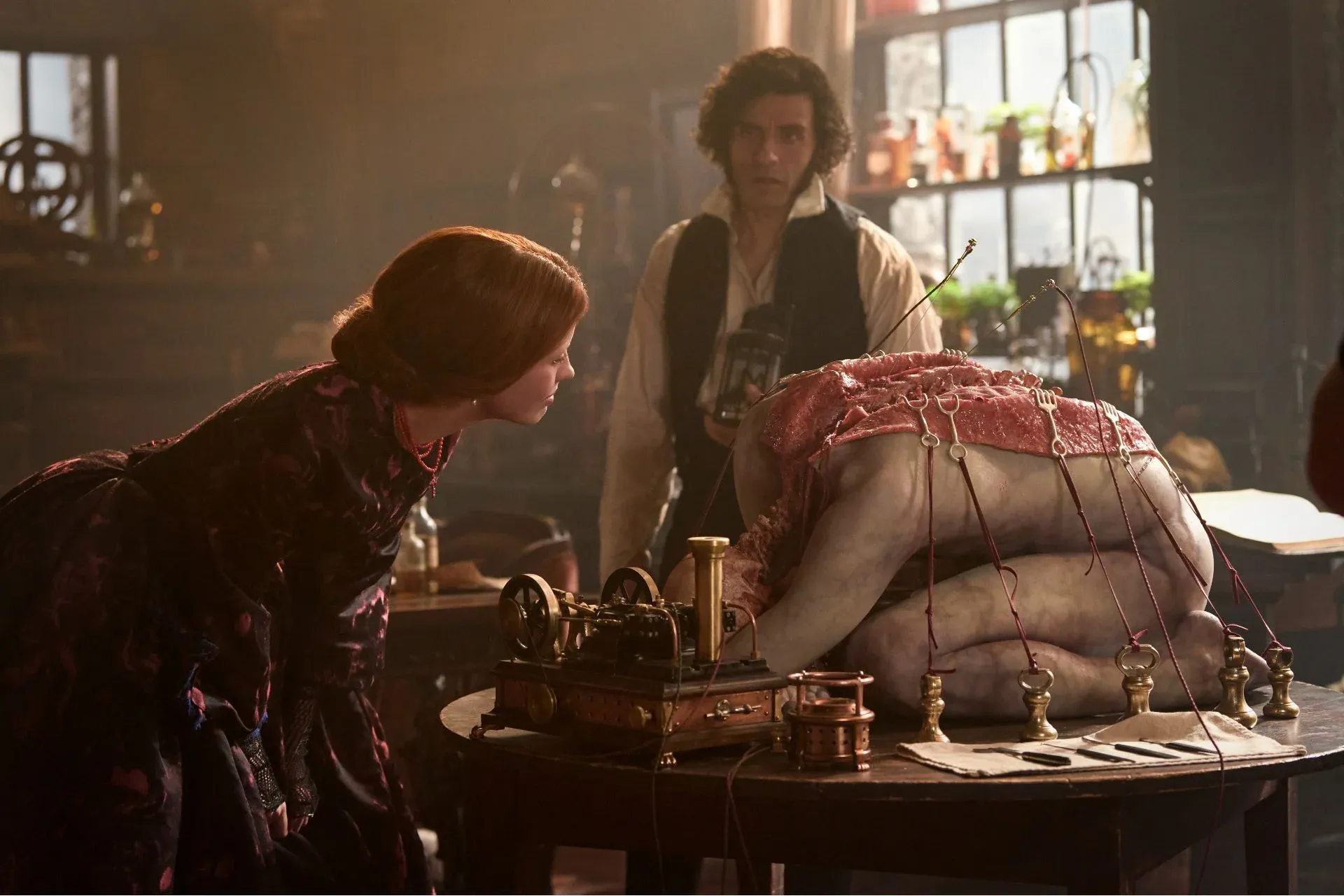 A releitura do cl&aacute;ssico de Mary Shelley dirigida por Guillermo del Toro recebeu nove indica&ccedil;&otilde;es. | Foto: Divulga&ccedil;&atilde;o