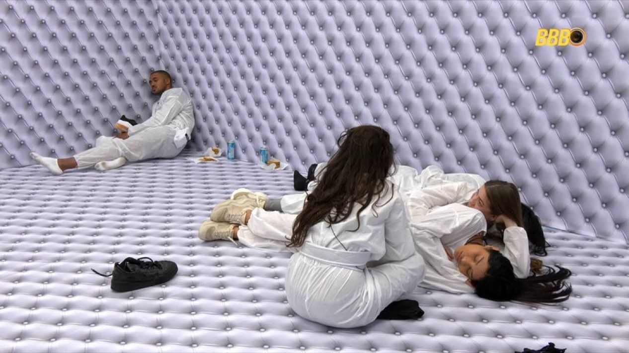O Quarto Branco BBB &eacute; apontado por estudos cient&iacute;ficos como um ambiente capaz de provocar medo, ansiedade e desorienta&ccedil;&atilde;o emocional. | Foto: Globoplay