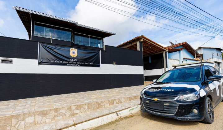 O homem, de 26 anos, foi conduzido ao N&uacute;cleo Especial de Atendimento &agrave; Mulher (Neam), onde&nbsp; confessou o crime e permanece custodiado &agrave; disposi&ccedil;&atilde;o da Justi&ccedil;a. | Reprodu&ccedil;&atilde;o: PCBA