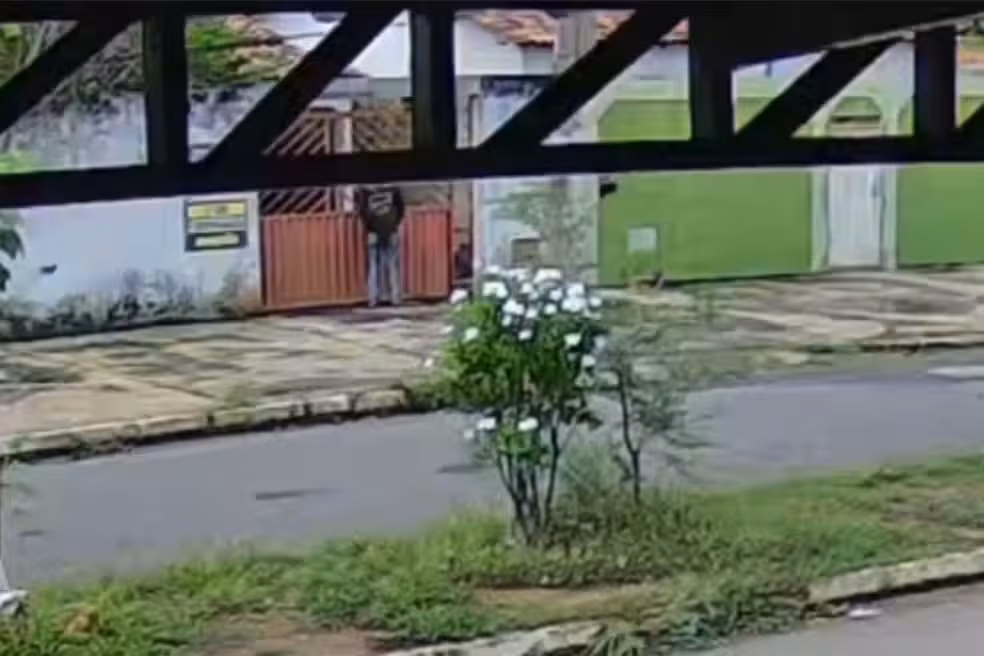 Um policial militar da reserva foi internado com suspeita de envenenamento ap&oacute;s consumir um a&ccedil;a&iacute; entregue por um desconhecido em Barreiras. | Foto: Reprodu&ccedil;&atilde;o/Redes Sociais