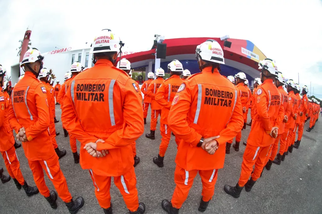 O Corpo de Bombeiros foi acionado para combater o inc&ecirc;ndio. | Foto: Divulga&ccedil;&atilde;o