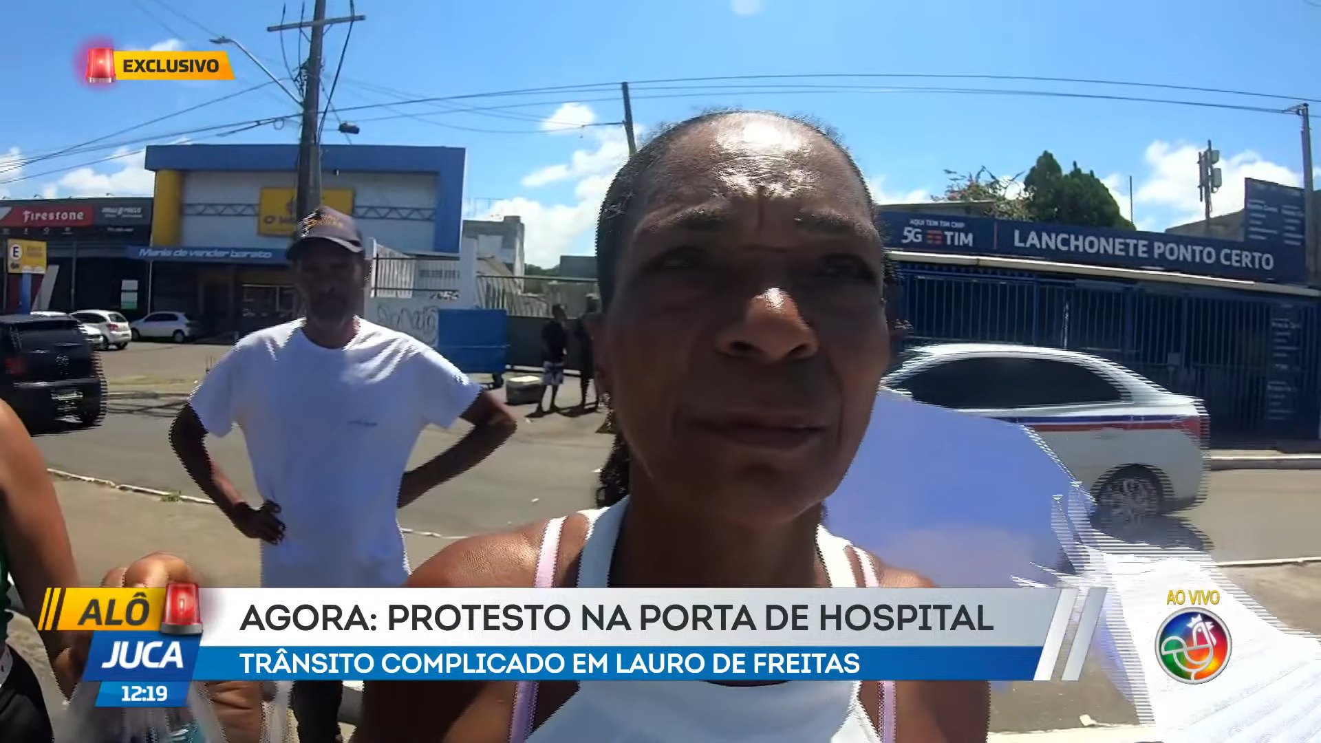 À reportagem do programa Alô Juca, da TV Aratu, Maria das Graças Ferreira de Santana afirma que o filho possui transtorno mental. | Foto: Reprodução/Alô Juca