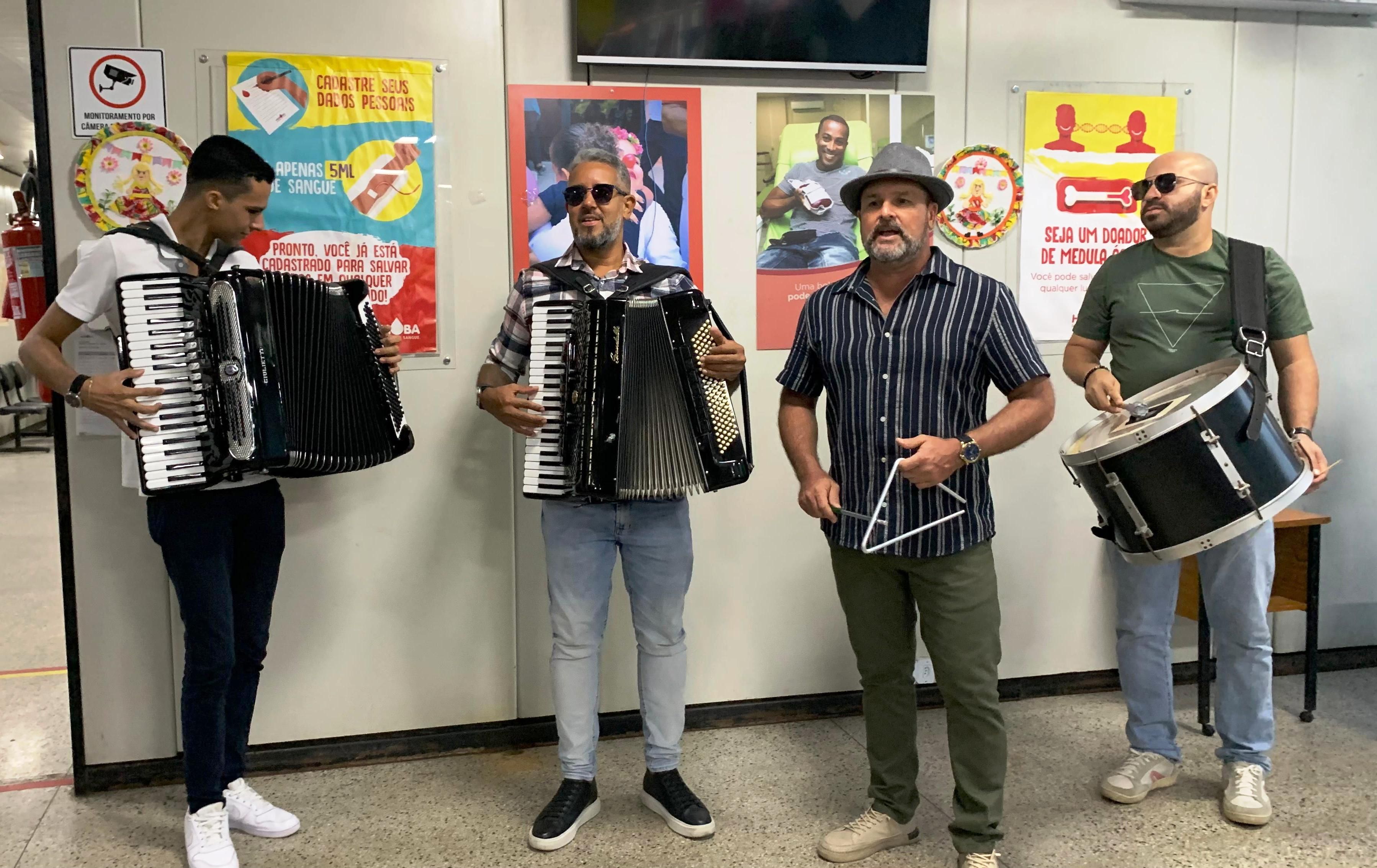 Entre as atrações confirmadas pela Hemoba estão os cantores Del Feliz, Leo Estakazero e o Trio Resfulengo. | Foto: Sesab
