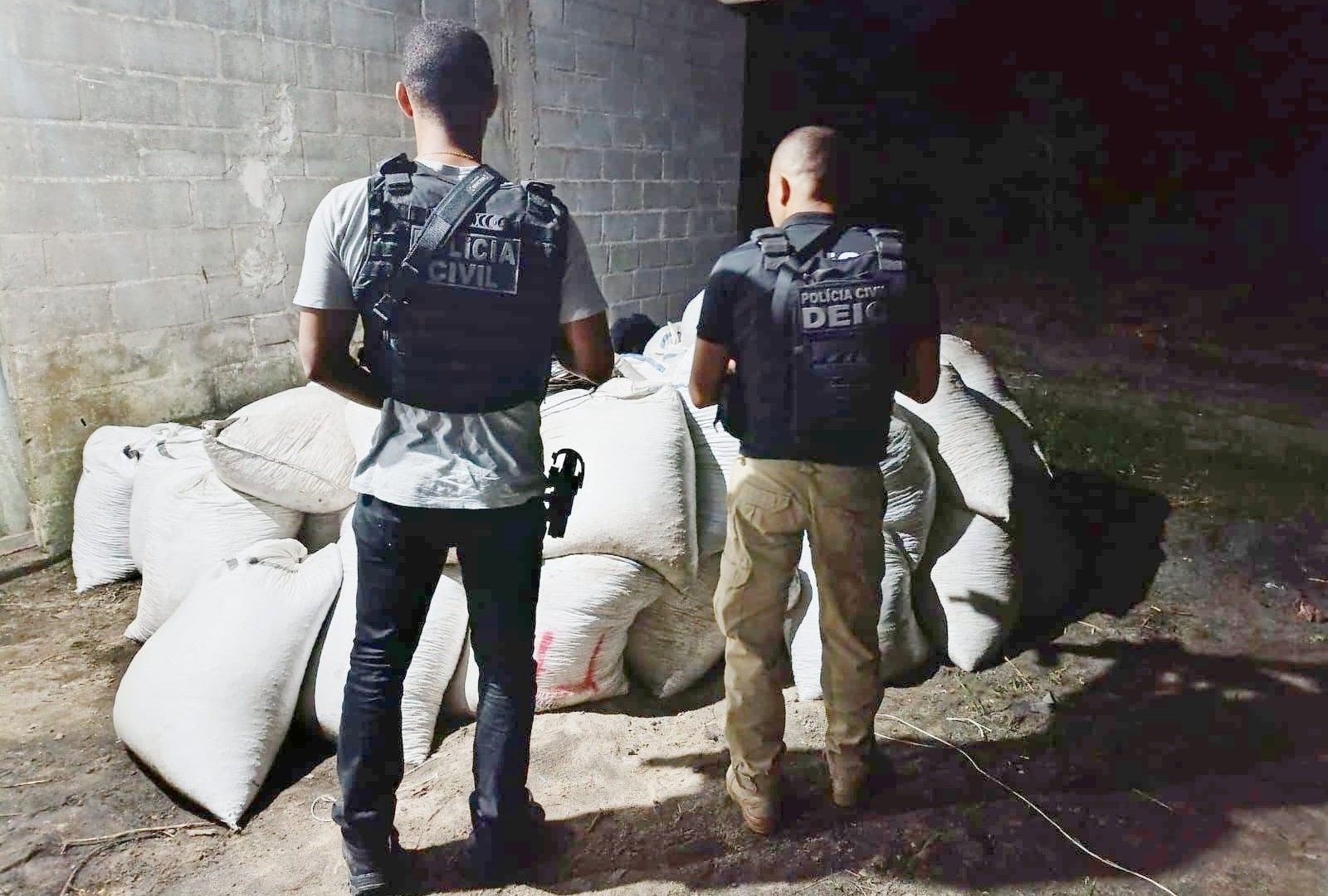 As dilig&ecirc;ncias come&ccedil;aram ap&oacute;s registros de furtos de sacas de caf&eacute; em fazendas da regi&atilde;o. | Foto: Pol&iacute;cia Civil/Ascom
