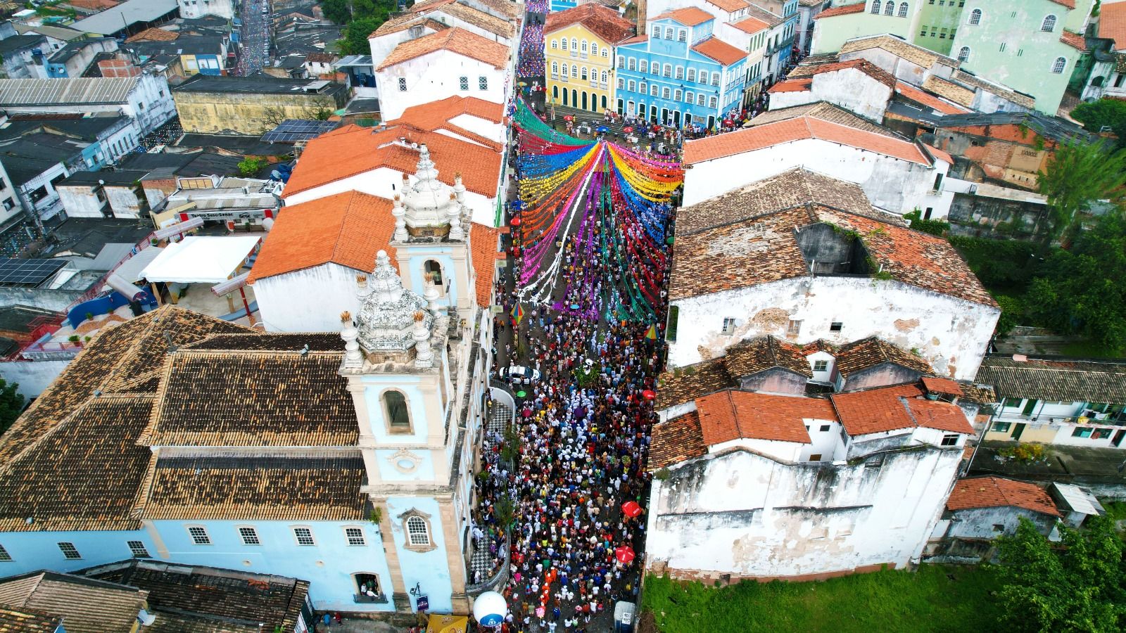 Al&eacute;m do tradicional cortejo c&iacute;vico pelas ruas do Centro Hist&oacute;rico, a programa&ccedil;&atilde;o do feriado inclui shows, festas e eventos culturais. | Foto: Gov BA