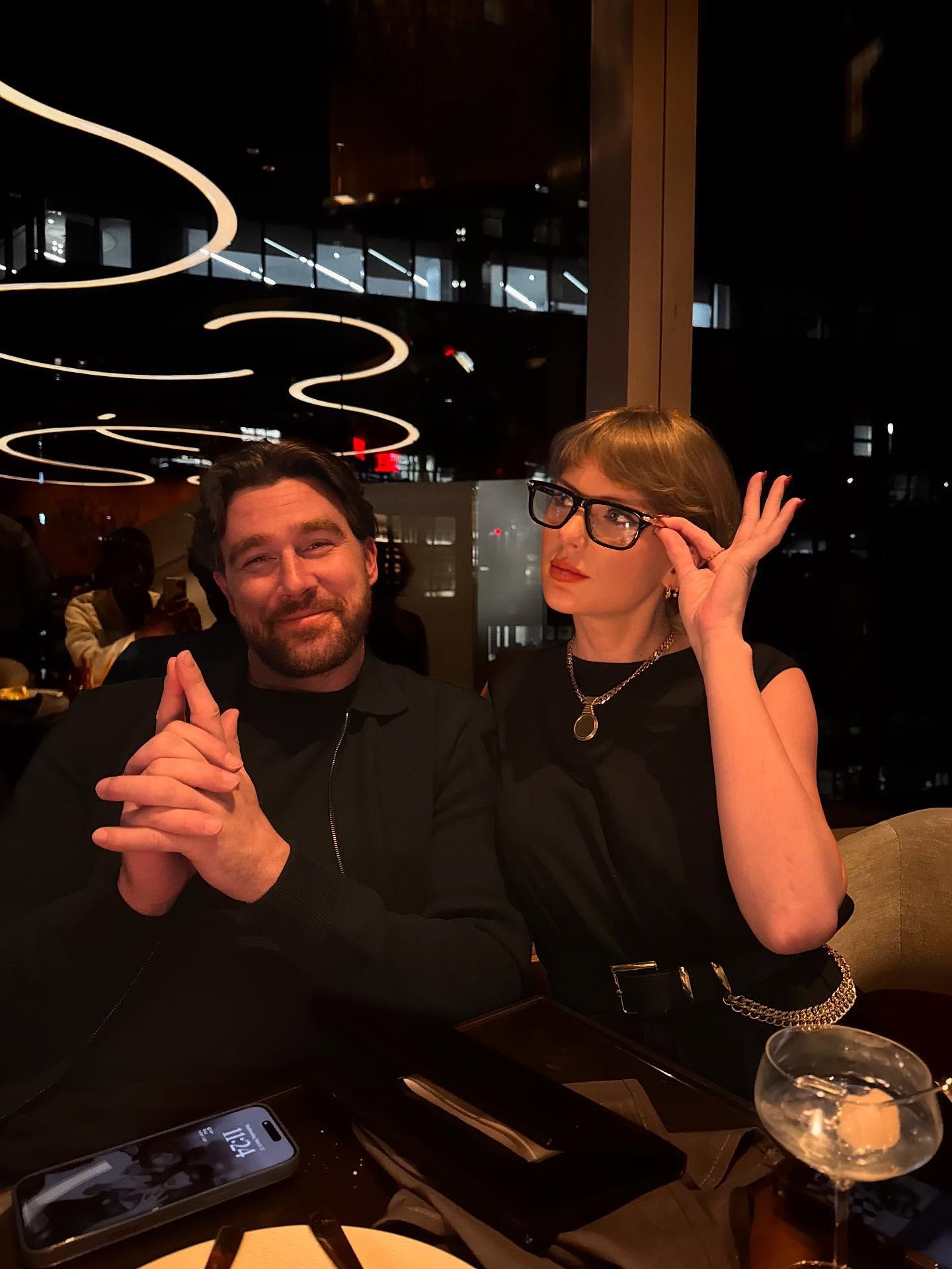 Taylor Swift e Travis Kelce assumiram o relacionamento em 2023. | Foto: Redes Sociais