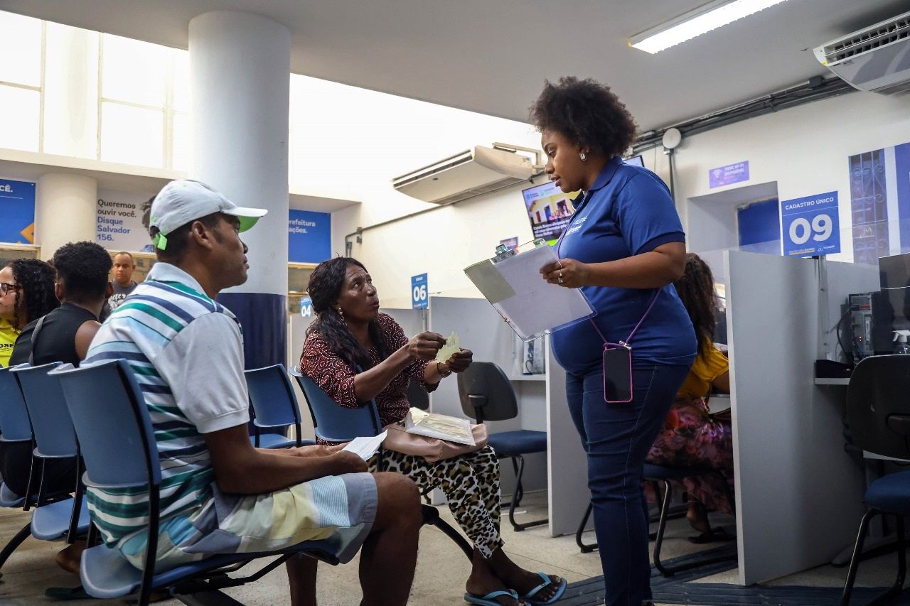 Fila Para Cadastro De Ambulantes Em Salvador   Bruno Concha  Secom Pms