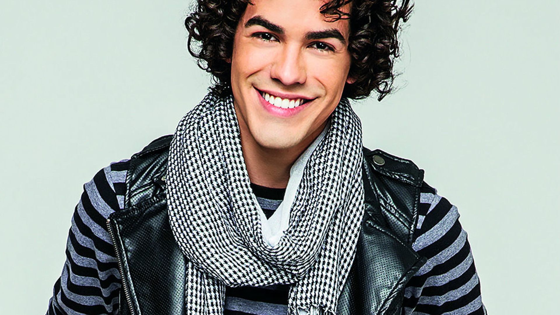 Em abril de 2014, Sam Alves lançou seu primeiro álbum, que havia sido inicialmente previsto para novembro do mesmo ano. | Foto: Redes Sociais