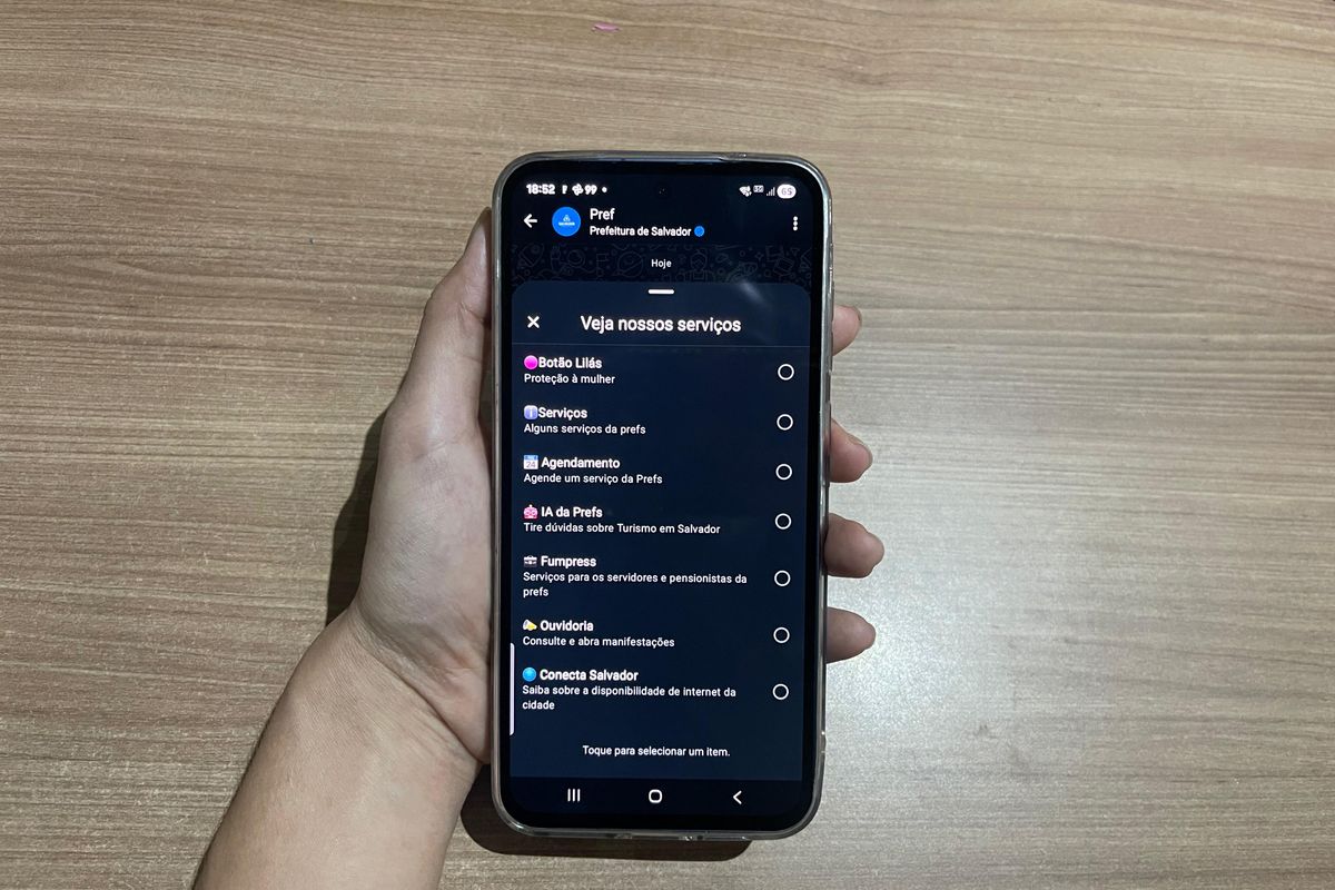 Funcionalidades do WhatsApp da Prefeitura de Salvador. Foto: J&uacute;lia Naomi / Aratu On
