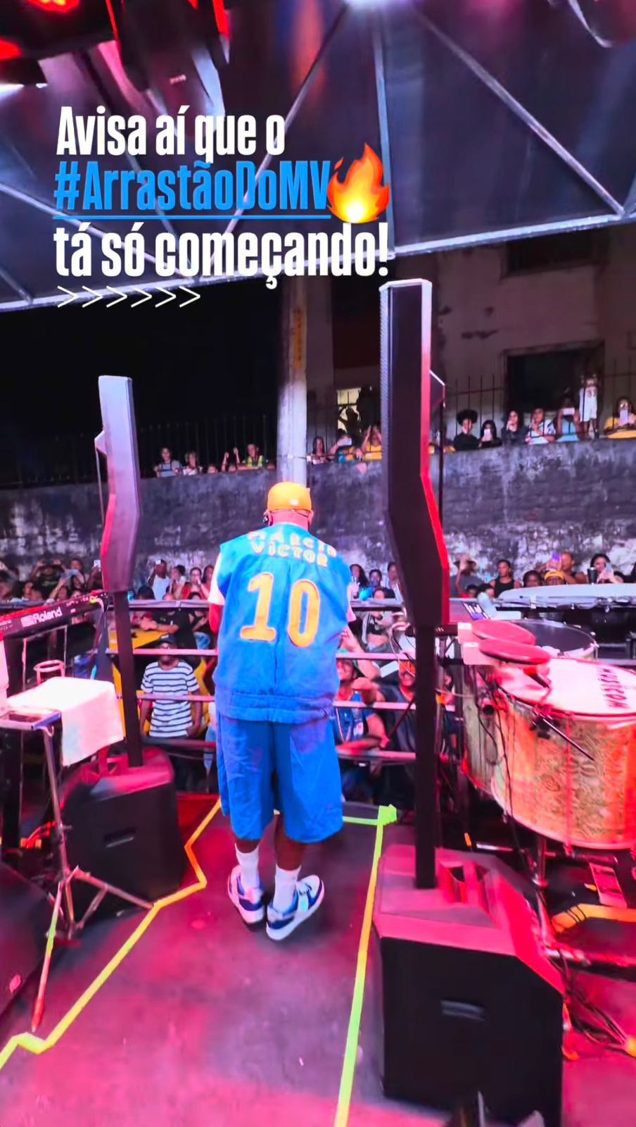 Al&eacute;m do grupo de pagode comandado por M&aacute;rcio Victor, o cantor O Kanalha foi uma das atra&ccedil;&otilde;es da festa. | Foto: Redes Sociais