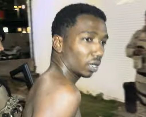 Um homem conhecido como &ldquo;Dadinho&rdquo;, foi preso na tarde desta quarta-feira (17) ap&oacute;s uma troca de tiros com policiais militares no bairro Nordeste de Amaralina, em Salvador. |Reprodu&ccedil;&atilde;o: Al&ocirc; Juca