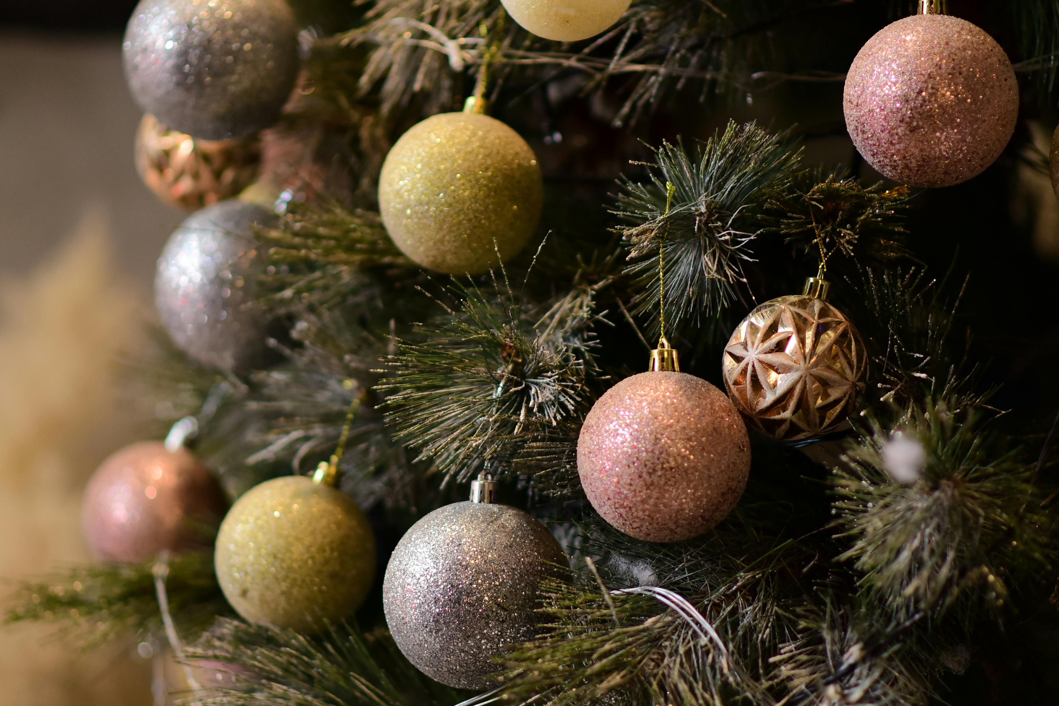 O encerramento simb&oacute;lico de um ciclo costuma ativar mem&oacute;rias e compara&ccedil;&otilde;es internas, levando a questionamentos sobre metas n&atilde;o alcan&ccedil;adas ou expectativas frustradas. | Foto: Ilustrativa/Pexels