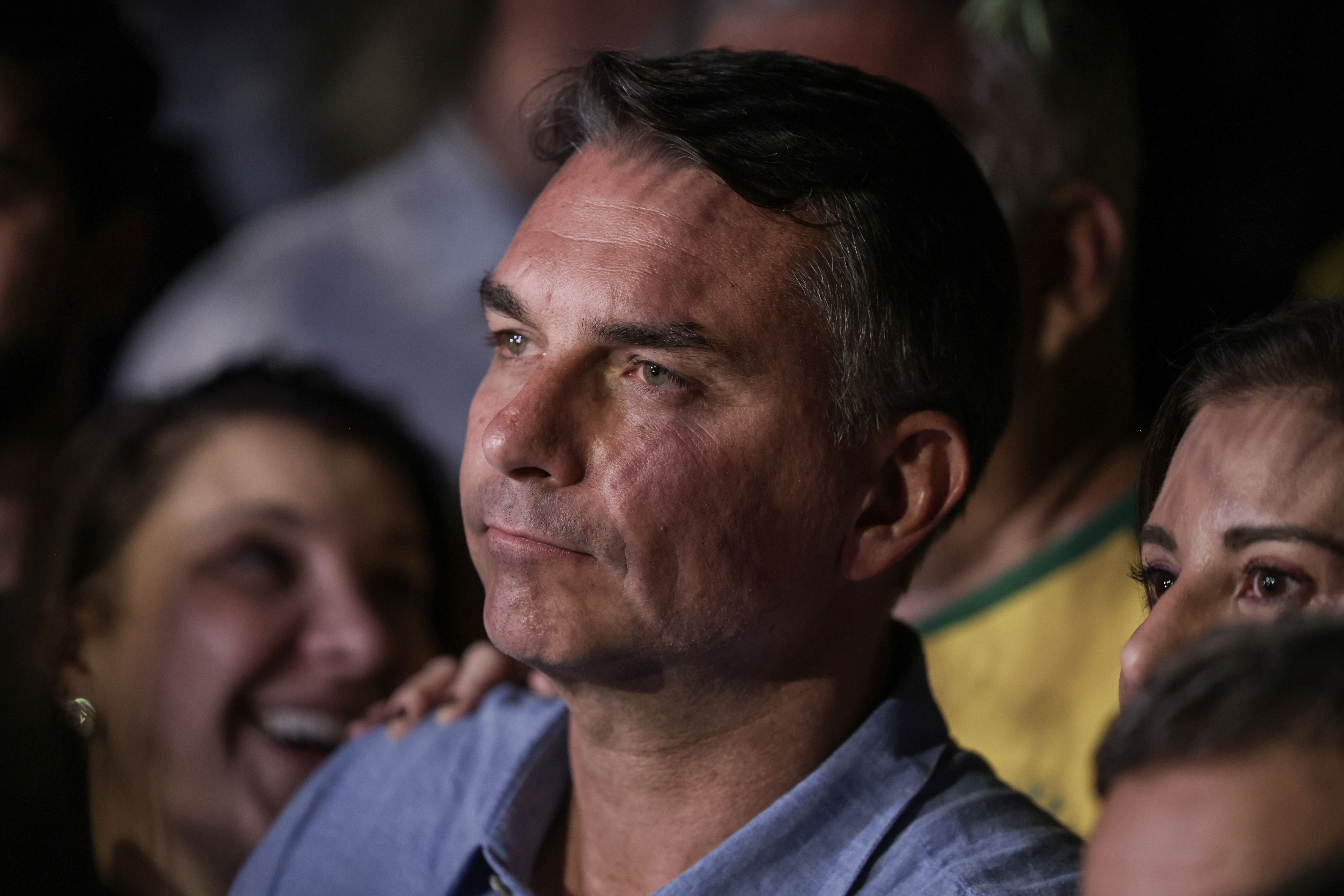 O abaixo-assinado afirma que Fl&aacute;vio Bolsonaro n&atilde;o representa adequadamente os valores e os interesses da popula&ccedil;&atilde;o soteropolitana. | Foto: Jo&eacute;dson Alves/Ag&ecirc;ncia Brasil