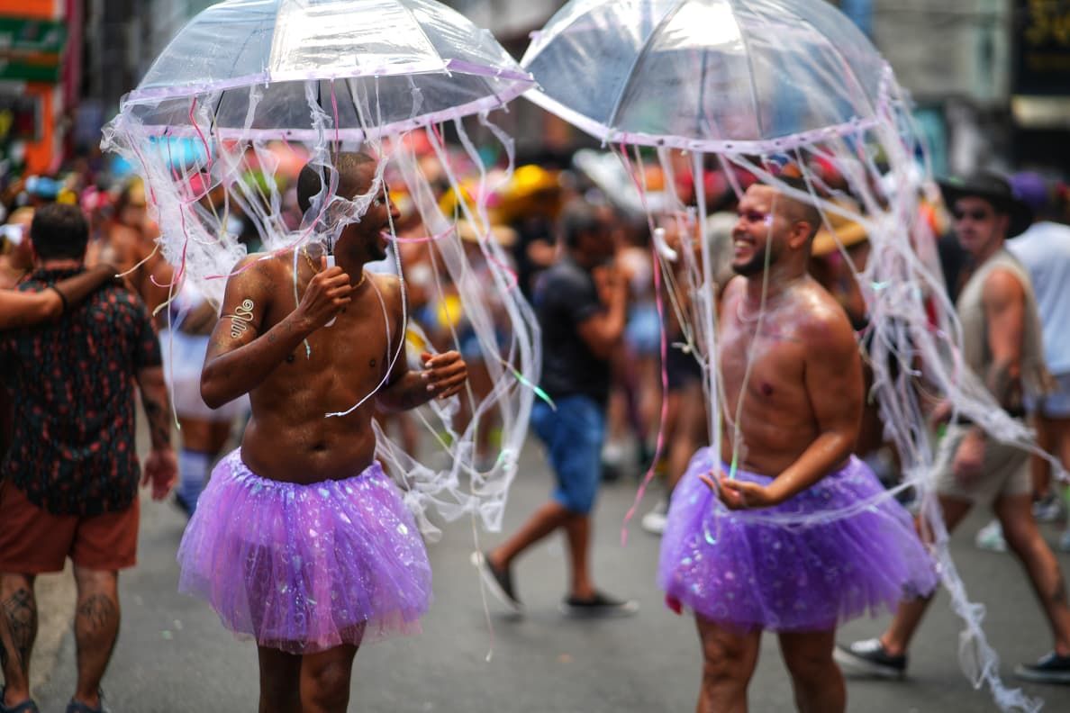 Um dos eventos mais simb&oacute;licos do pr&eacute;-Carnaval de Salvador, o&nbsp;Banho de Mar &agrave; Fantasia aconteceu neste domingo (8). | Foto: Ag. Fred Pontes