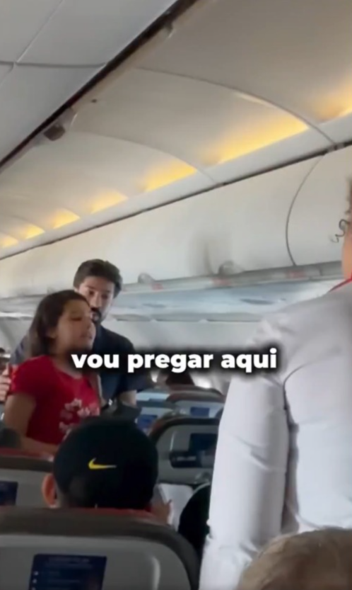 A adolescente foi identificada como J&uacute;lia Ortiz, conhecida nas redes sociais por compartilhar conte&uacute;dos religiosos. | Foto: Redes Sociais