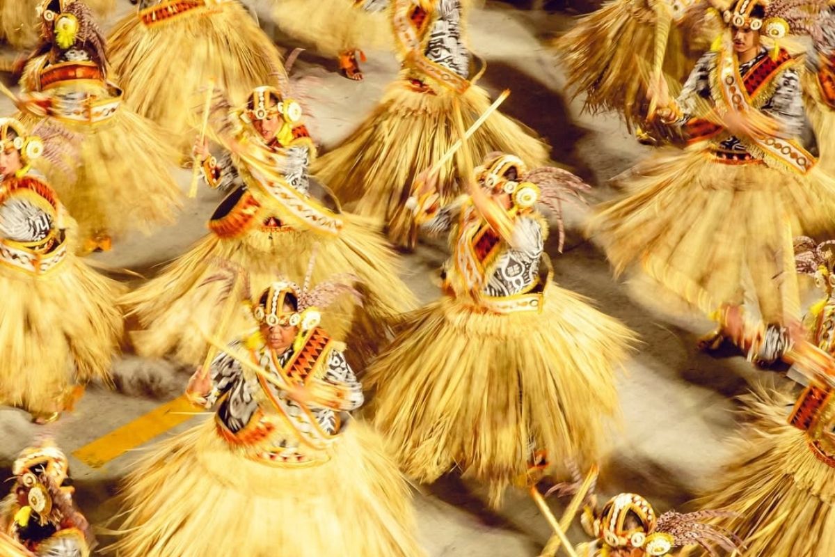 Foto: Reprodução / Instagram @riocarnaval e @beijafloroficial