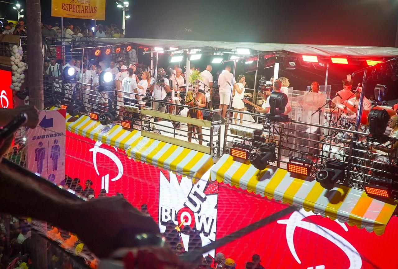 A artista utilizou tran&ccedil;as de alho como parte da decora&ccedil;&atilde;o. | Foto: @jacksonmartinsreal/Ag. Fred Pontes