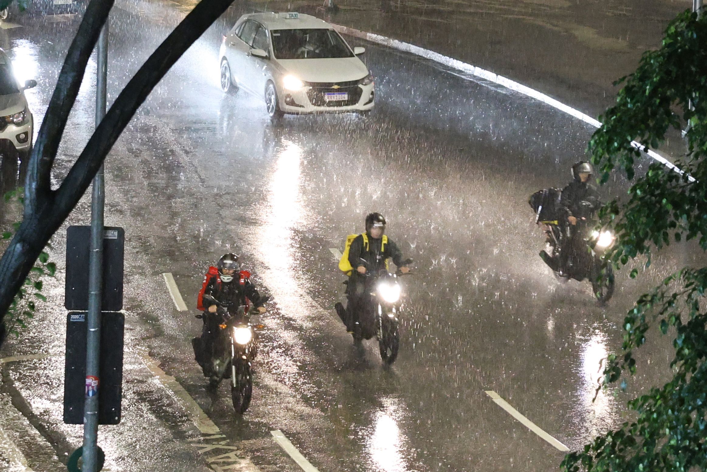 Nove cidades na Bahia e mais 16 estados ser&atilde;o afetados por chuvas intensas e ventos fortes. | Foto: Rovena Rosa/Ag&ecirc;ncia Brasil