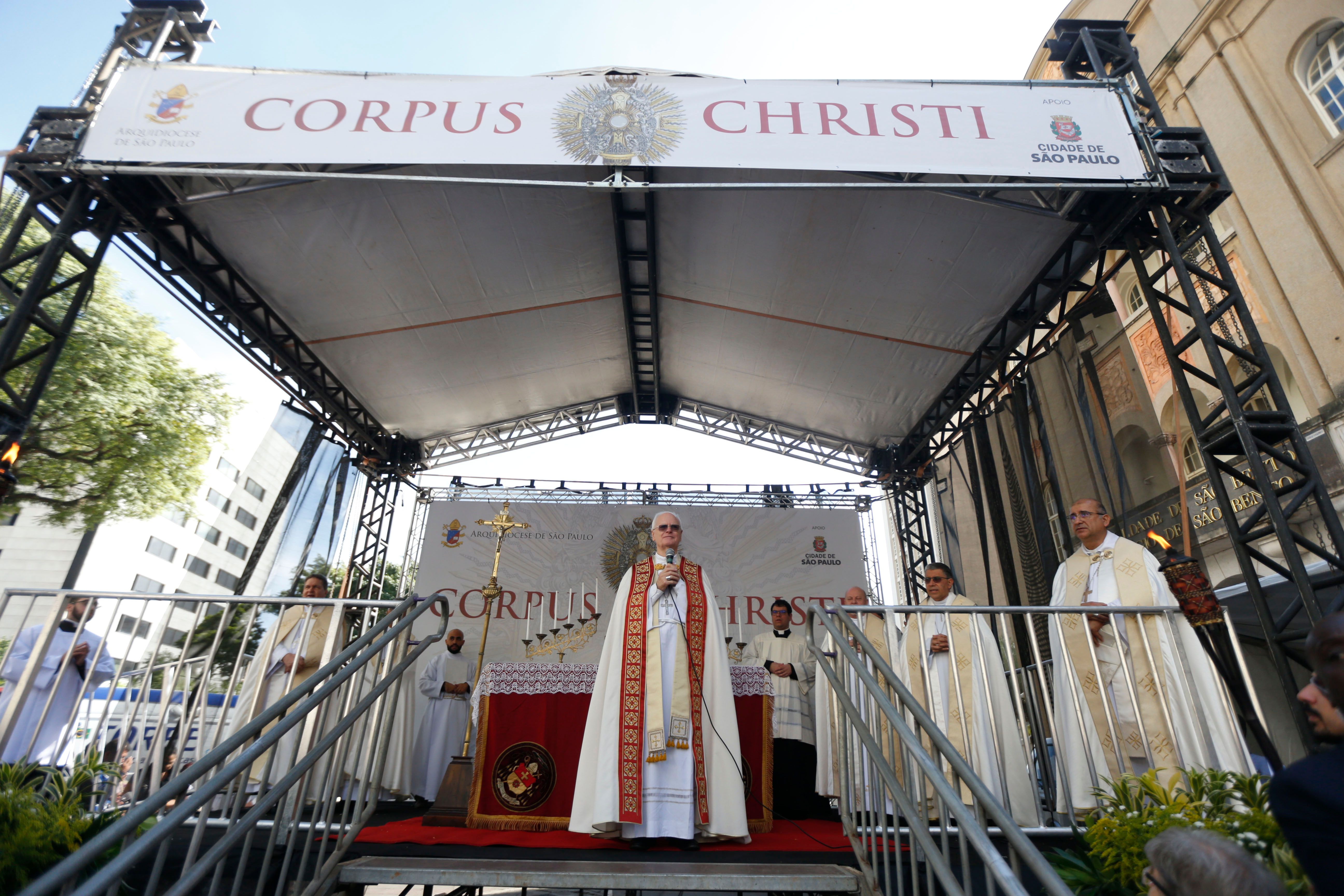 A celebra&ccedil;&atilde;o recorda a institui&ccedil;&atilde;o da Eucaristia durante a &Uacute;ltima Ceia de Jesus com os ap&oacute;stolos. | Foto: Paulo Pinto/Agencia Brasil