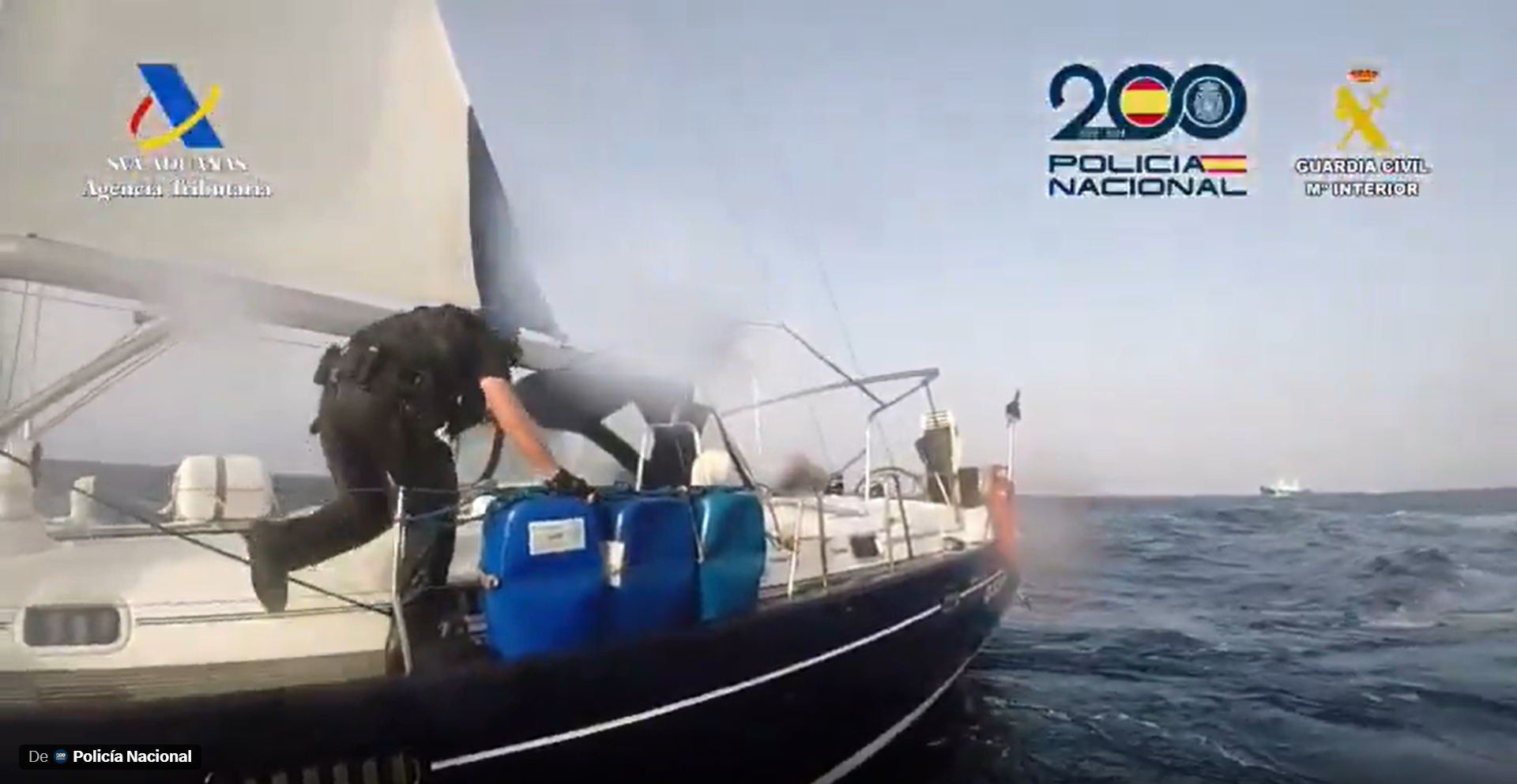 A bordo do veleiro estavam tr&ecirc;s tripulantes, sendo dois brasileiros e um cidad&atilde;o marroquino. | Foto: Redes Sociais