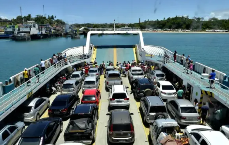 Com a proximidade do feriado de S&atilde;o Jo&atilde;o, o movimento intenso no sistema Ferry-Boat j&aacute; provoca transtornos aos passageiros. | Divulga&ccedil;&atilde;o