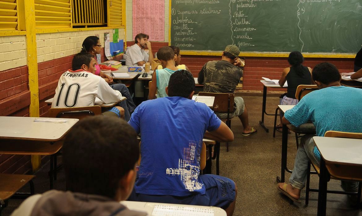 Desafio da evasão escolar na Bahia concentra-se no ensino médio. Foto: Arquivo / Agência Brasil