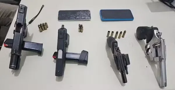 Segundo a Pol&iacute;cia Militar, o grupo morreu ap&oacute;s um confronto com equipes da Rondesp na localidade conhecida como P&eacute; de Serra. | Foto: SSP-BA