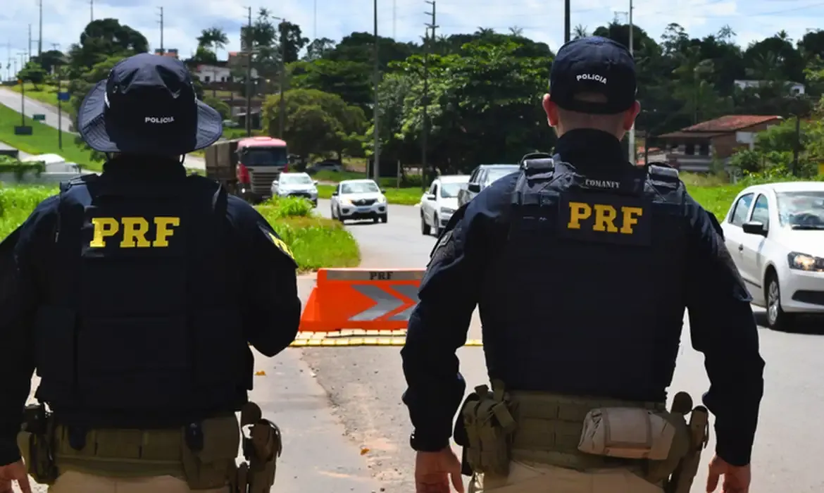 Equipes da PRF foram acionadas para atender &agrave; ocorr&ecirc;ncia. | Foto: PRF