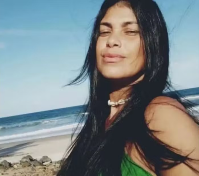 O corpo de Samara da Silva Lago, de 42 anos, foi sepultado sob aplausos e forte comoção. | Foto: Redes Sociais