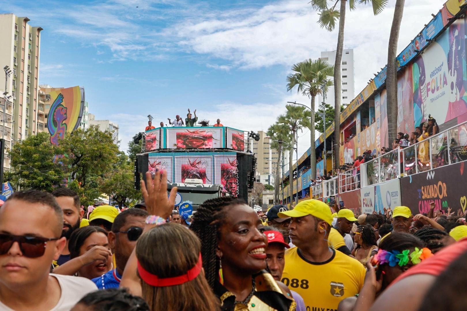 Reconhecida por sediar a maior festa de rua do mundo, Salvador lidera a lista de destinos mais procurados durante o Carnaval. | Foto: Alfredo Filho/Secom