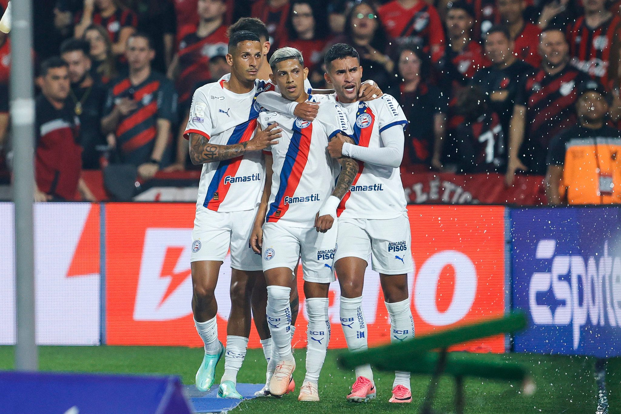 O Bahia conseguiu reagir e chegou ao empate ainda no primeiro tempo. | Foto: Rafael Rodrigues/EC Bahia