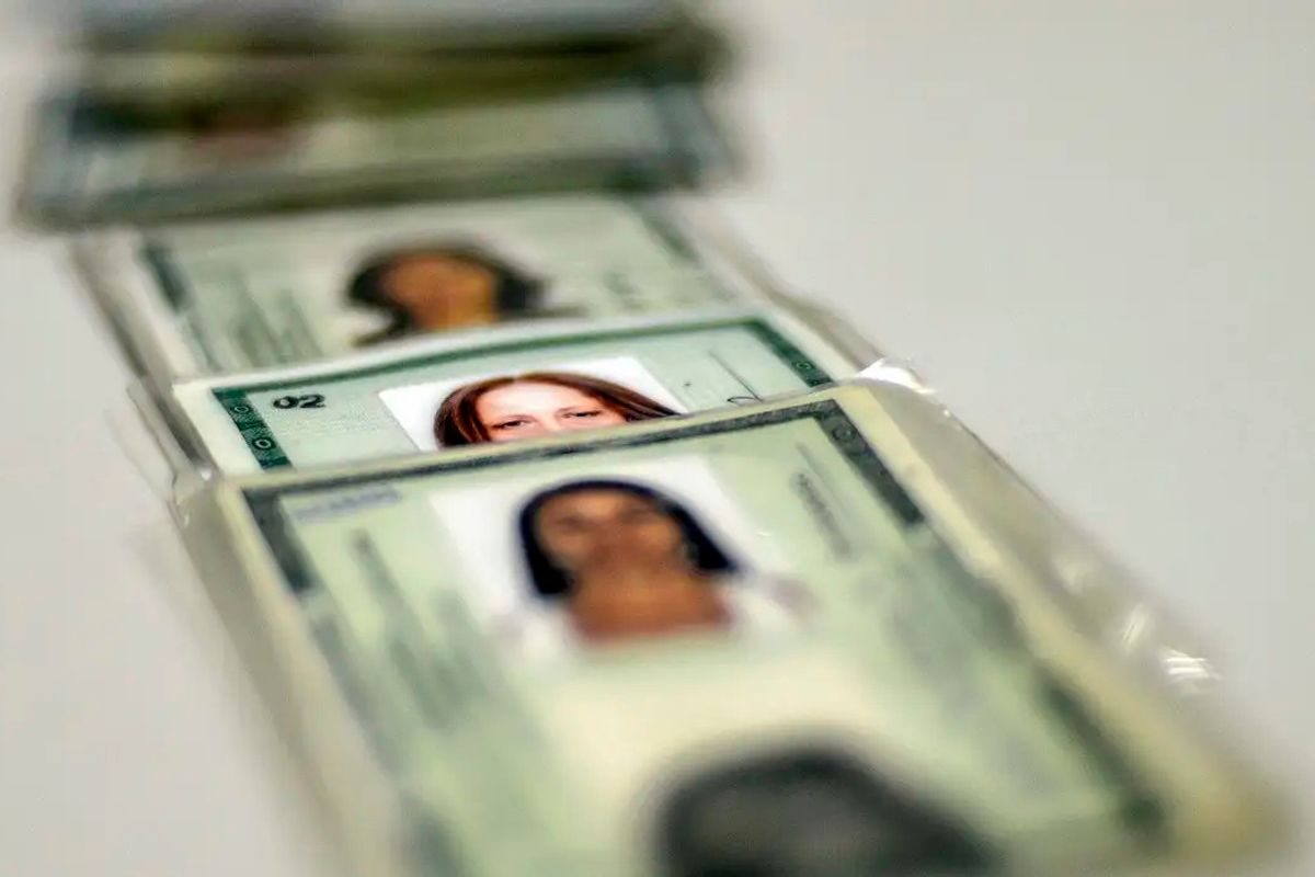 Carteira de identidade. Foto: Marcelo Casal Jr | Ag&ecirc;ncia Brasil