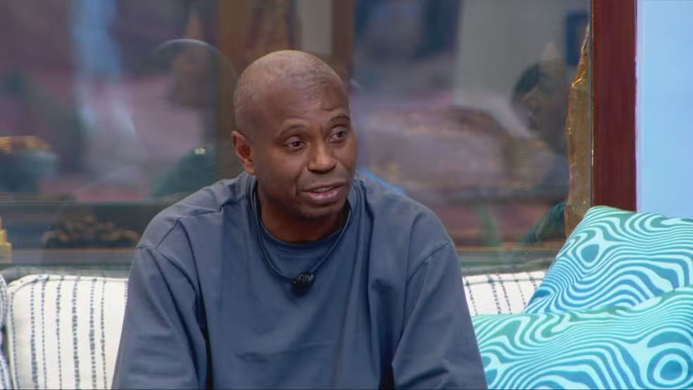 Ainda no in&iacute;cio do BBB 26, Edilson Capetinha havia previsto o placar favor&aacute;vel ao Corinthians. | Foto: Gshow