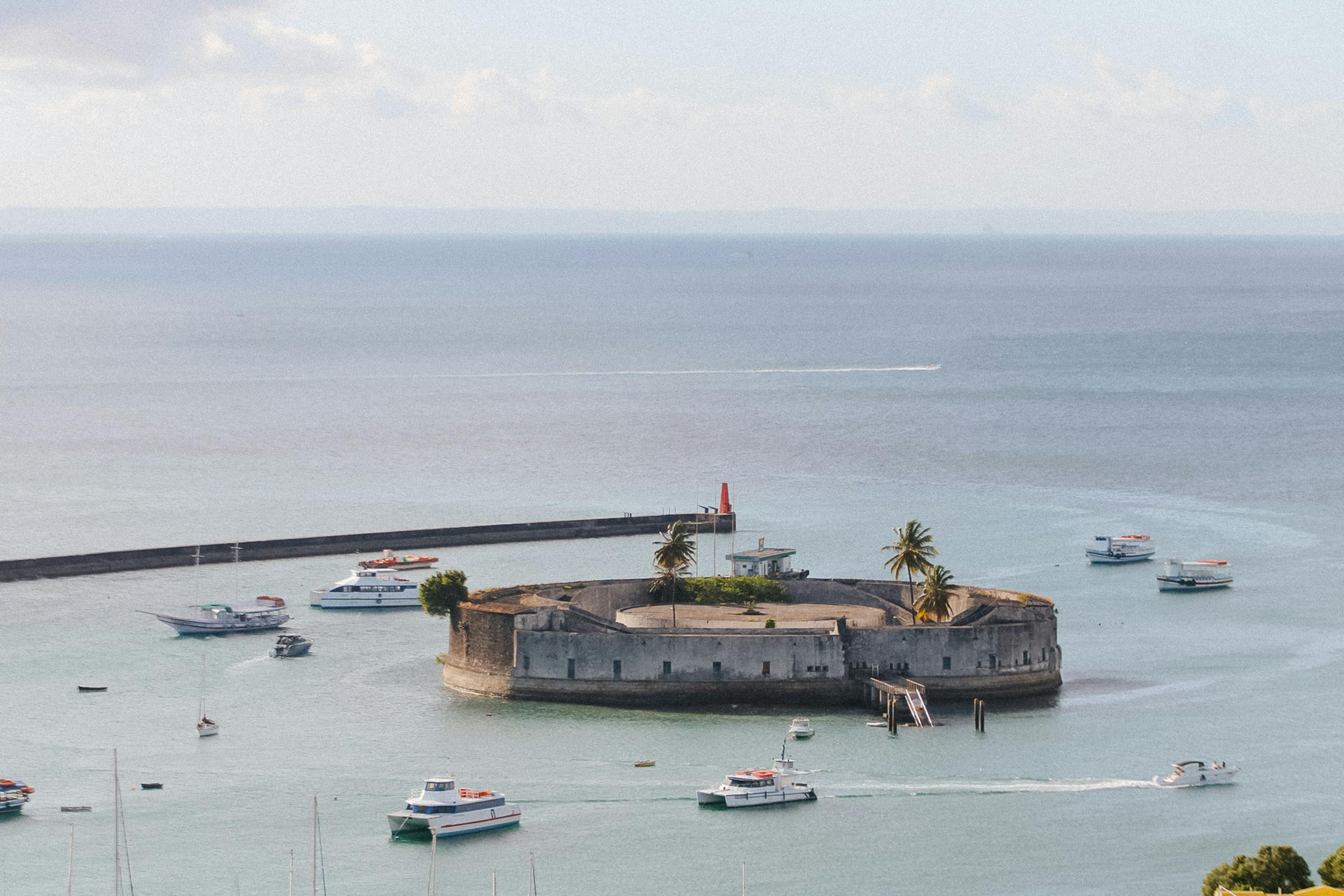 Em Salvador, a previs&atilde;o aponta altern&acirc;ncia entre per&iacute;odos de sol e chuvas r&aacute;pidas ao longo do feriado. | Foto: Ilustrativa/Pexels