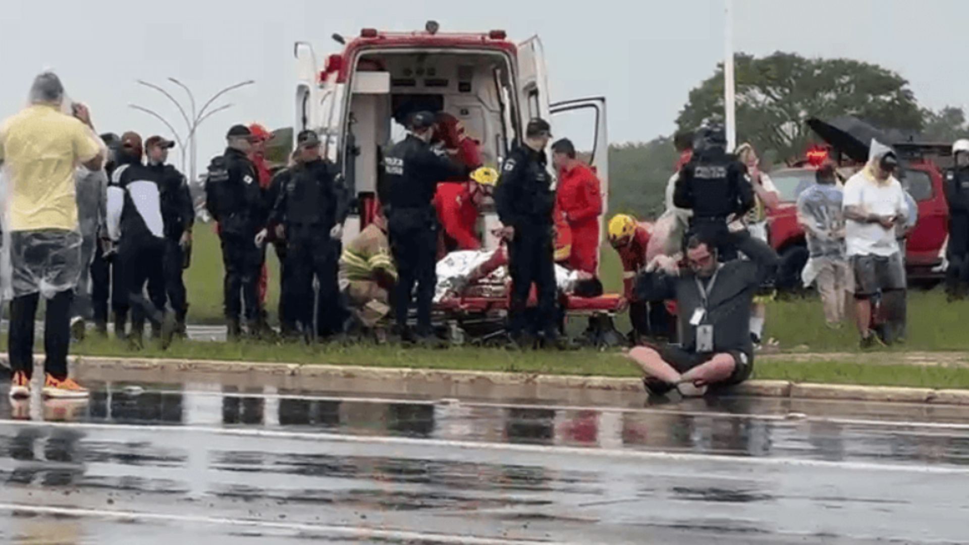 Manifesta&ccedil;&atilde;o de Nikolas Ferreira reunia apoiadores na Pra&ccedil;a do Cruzeiro. Foto: SBT NEWS