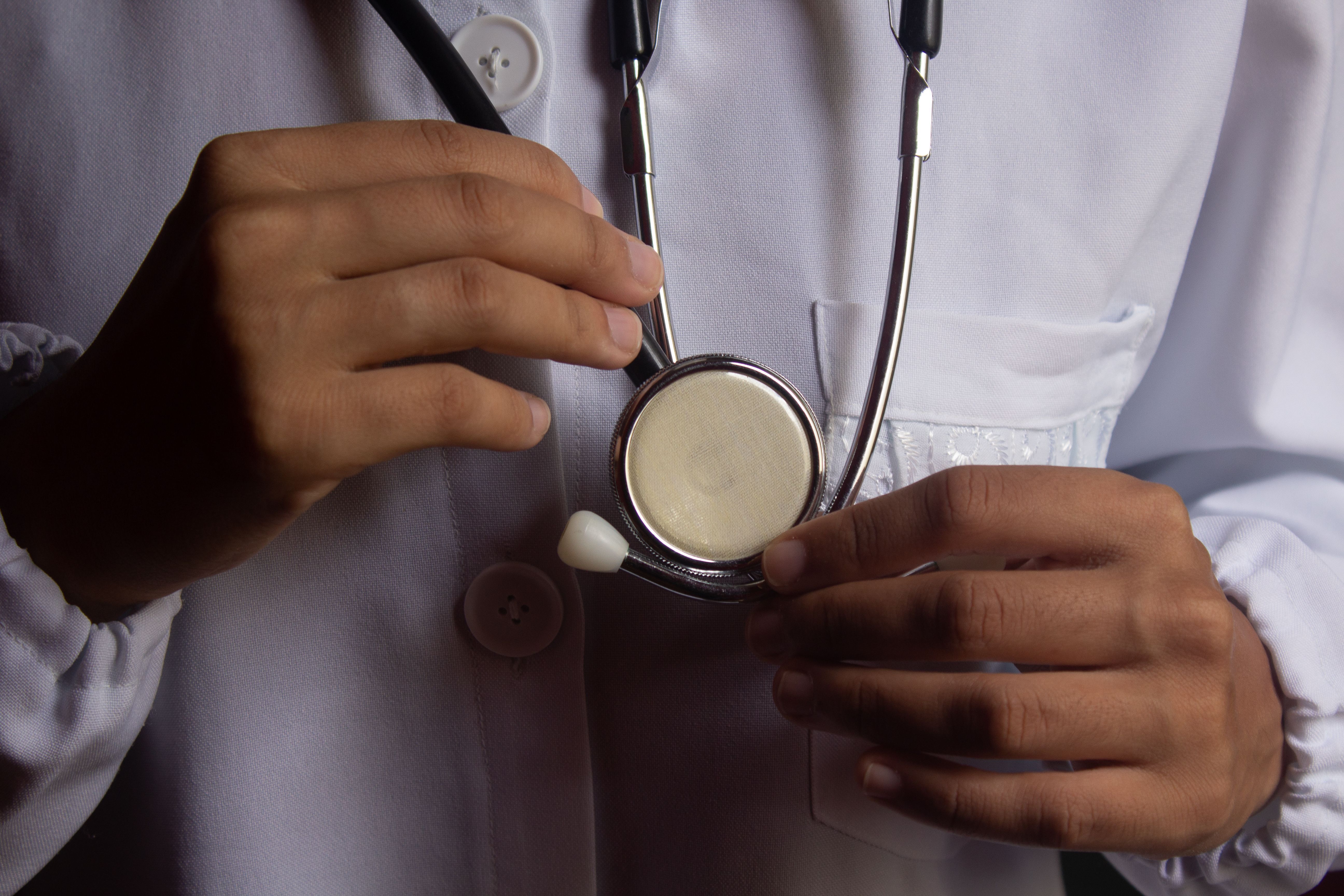 Estudantes que conclu&iacute;ram o ensino m&eacute;dio em escolas p&uacute;blicas podem concorrer a bolsas de estudo integrais para o curso de Medicina da Escola Bahiana de Medicina. | Foto: Ilustrativa/Pexels