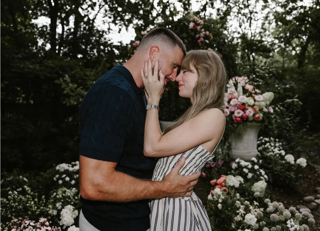 O relacionamento entre Taylor Swift e Travis Kelce começou em 2023. | Foto: Redes Sociais/Taylor Swift/Travis Kelce