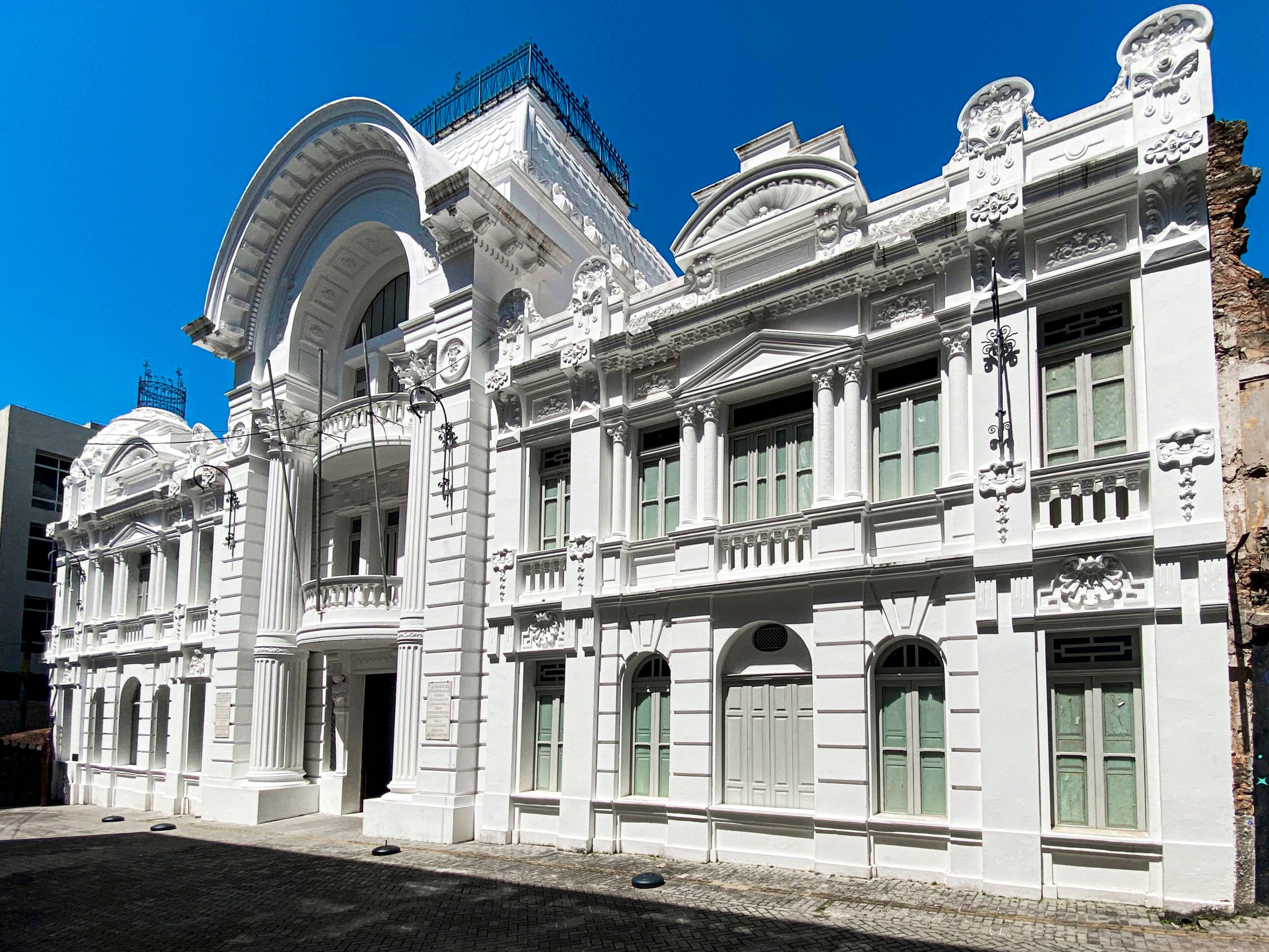 A mostra re&uacute;ne cerca de 80 obras de 14 artistas. | Foto: Cristian Carvalho