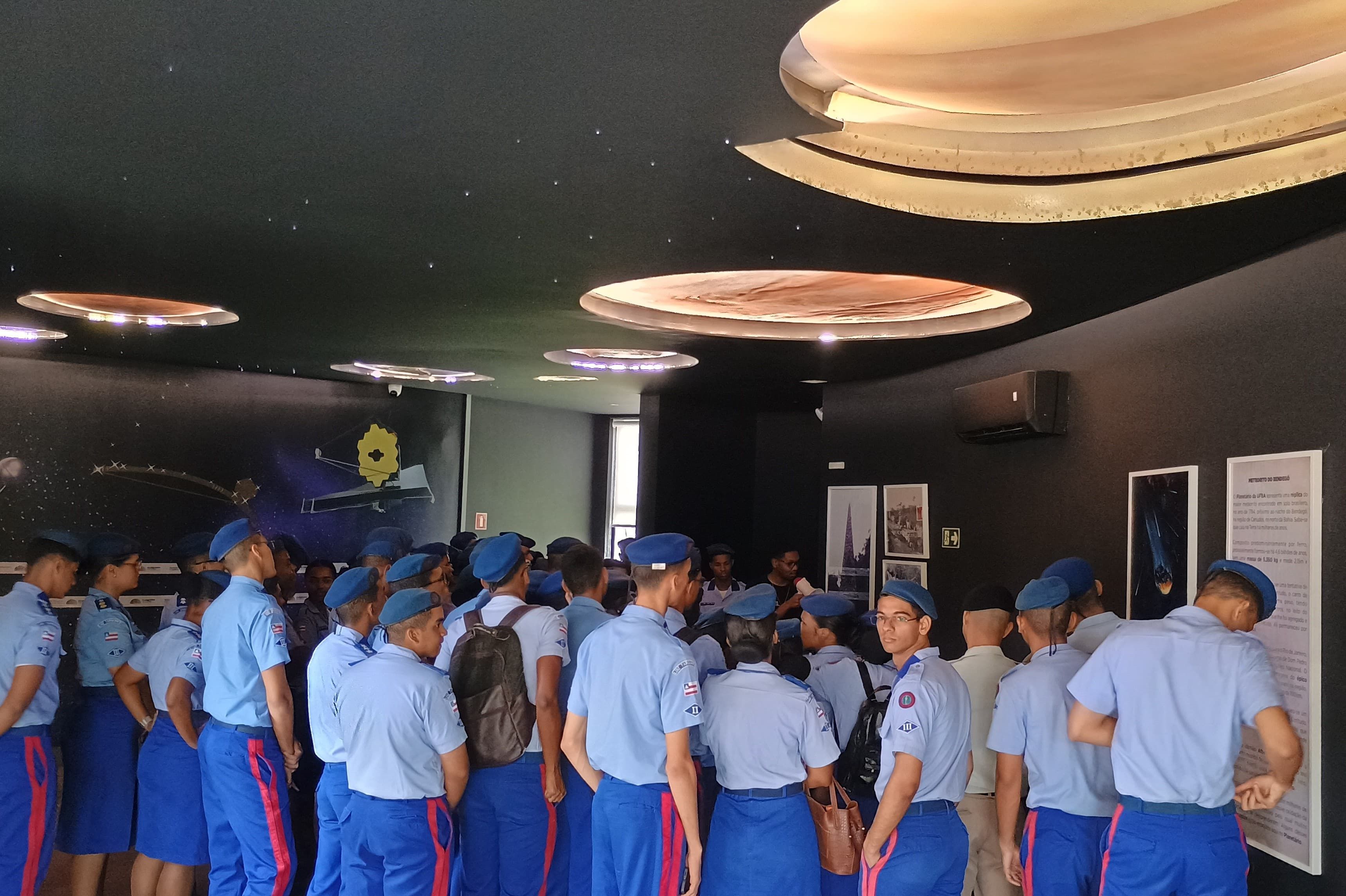 Estudantes em visita ao Planetário da UFBA. Foto: ASCOM / Planetário da UFBA
