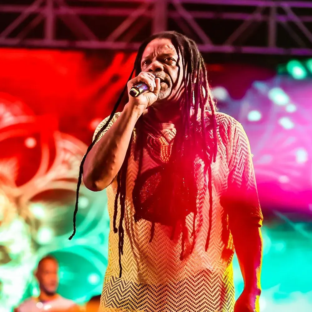 L&aacute;zaro Ara&uacute;jo, o Lazinho, do Olodum, &eacute; pai da v&iacute;tima. | Foto: Redes Sociais