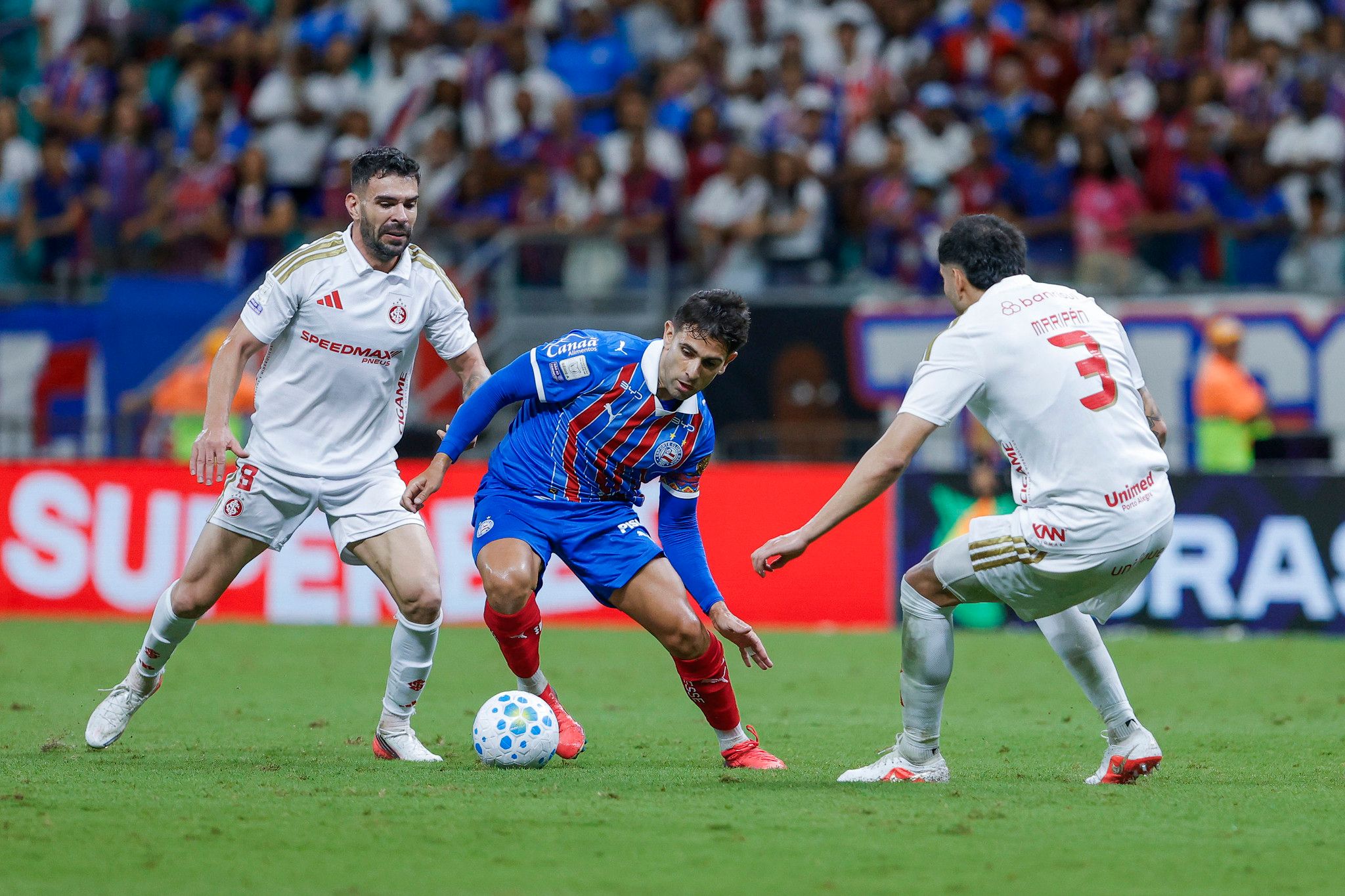 Comandado por Rog&eacute;rio Ceni, o Bahia chegou aos 40 pontos, ultrapassou o Cruzeiro e assumiu a 5&ordf; coloca&ccedil;&atilde;o. | Foto: Rafael Rodrigues/EC Bahia