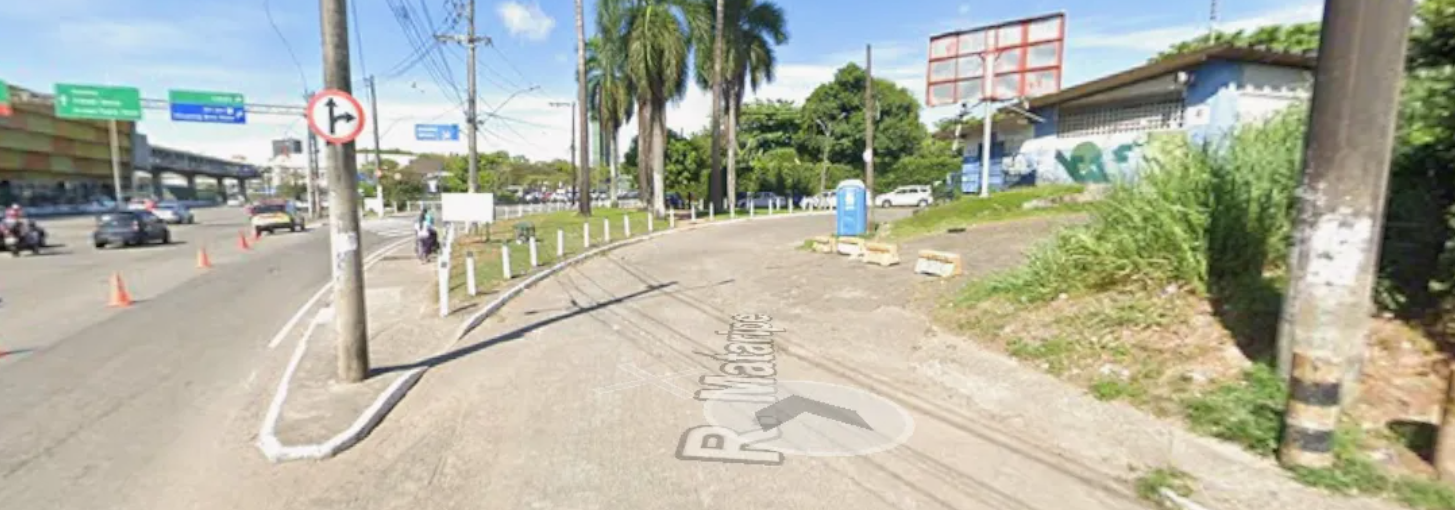 O homem que foi morto a tiros nas proximidades da antiga Rodovi&aacute;ria de Salvador, na noite desta quarta-feira (17), foi identificado como Ant&ocirc;nio Marcos, conhecido pelo apelido de 