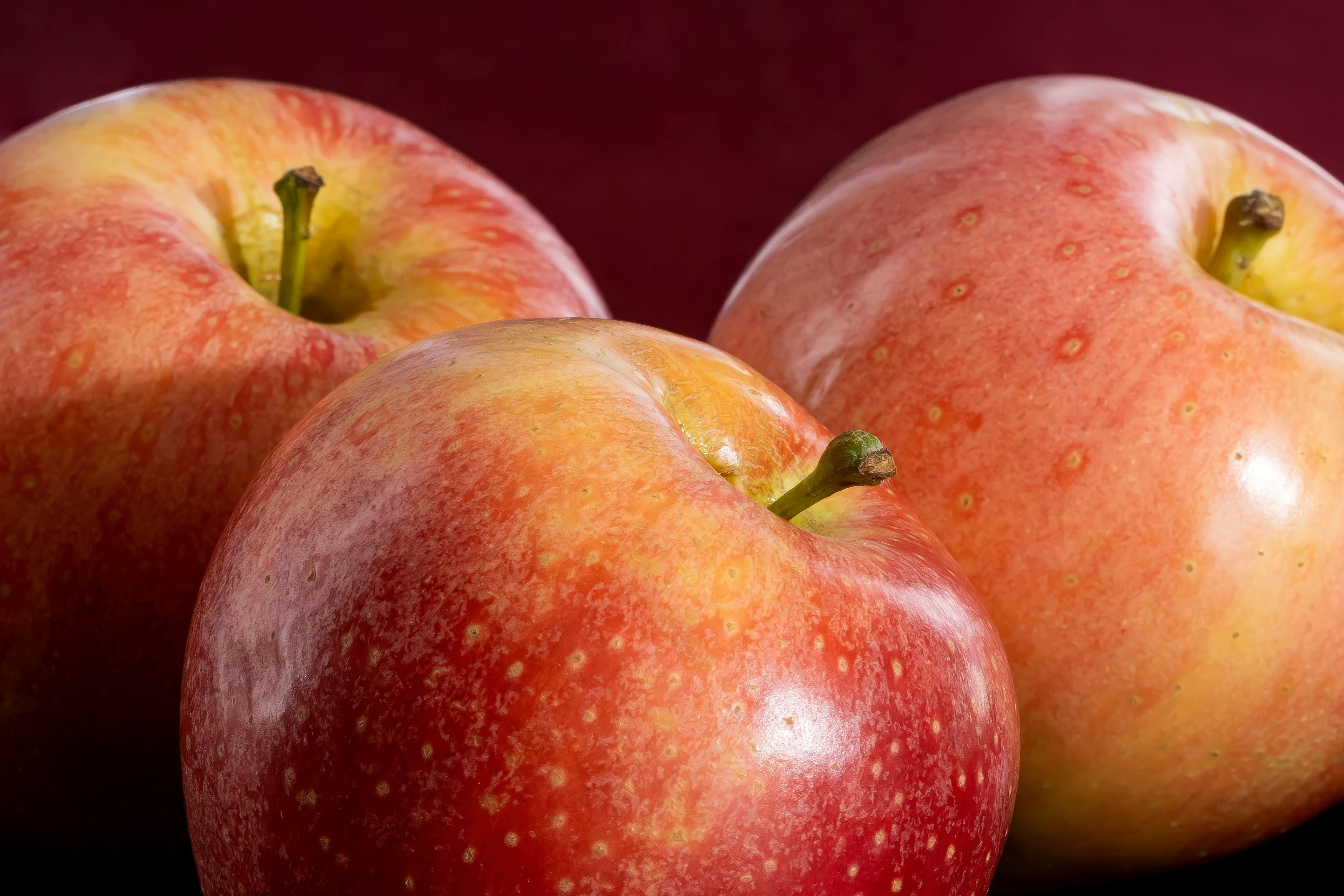 Alimentos como ma&ccedil;&atilde;, kiwi e pera ajudam a regular o tr&acirc;nsito intestinal e a prevenir a constipa&ccedil;&atilde;o. | Foto: Ilustrativa/Pexels