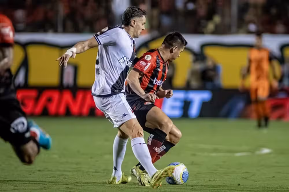 Vitória visita Vasco e vira jogo duas vezes, mas perde por 4x3. Foto: Victor Ferreira / EC Vitória