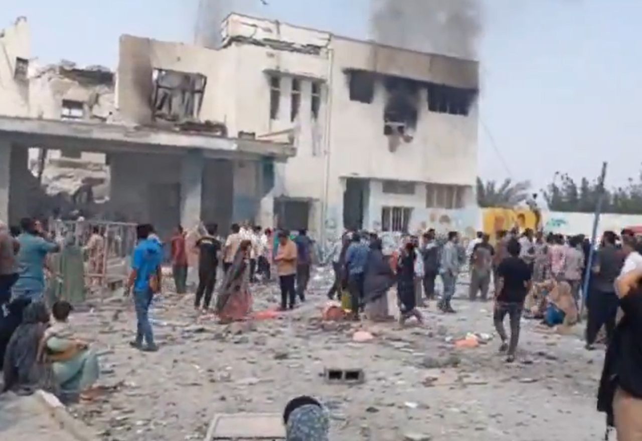 Subiu para 148 o número de mortos em decorrência do ataque à escola primária Shajareh Tayyebeh, em Minab, no sul do Irã. | Foto: Redes Sociais/SBT News
