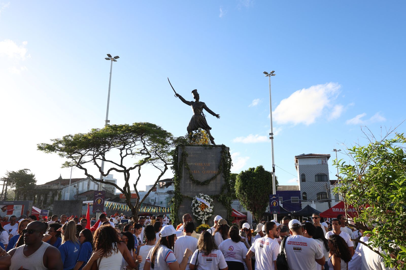 Desde as primeiras horas do dia, o Largo da Lapinha recebeu milhares de participantes. | Foto: Feij&atilde;o Almeida/GOVBA