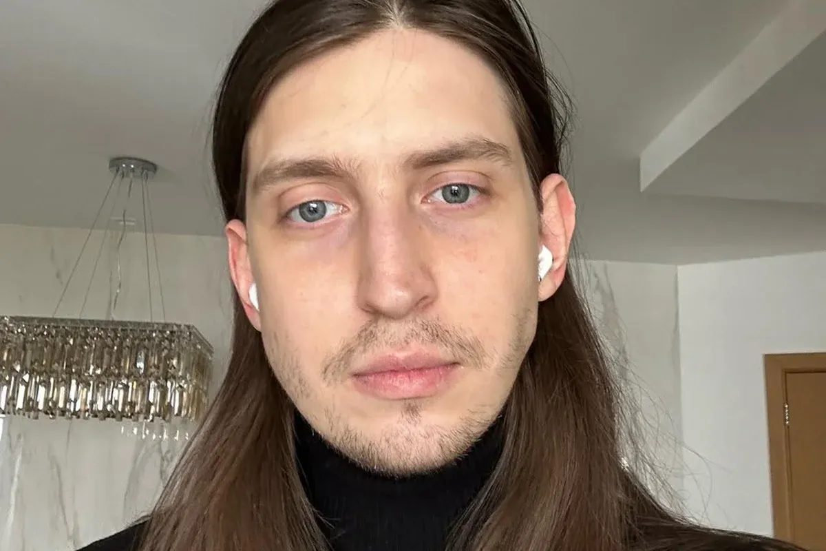 Durante uma audiência de instrução realizada no Fórum Criminal de Bayeux, o influenciador Felca prestou depoimento contra Hytalo Santos. | Foto: Redes Sociais