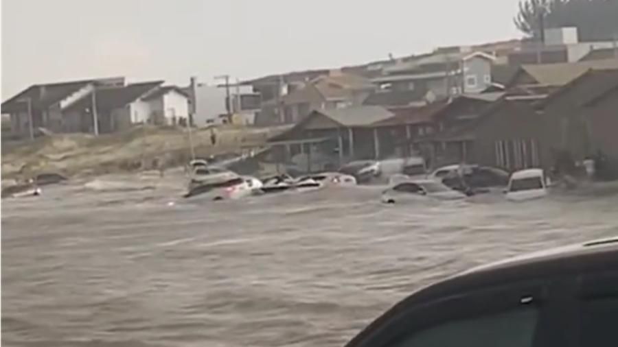 Quem estiver em áreas costeiras deve ficar atento a mudanças repentinas e fora do padrão no comportamento do mar. | Foto: Redes Sociais