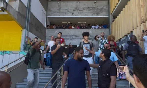 A confus&atilde;o aconteceu na quinta-feira (20), quando Diego Castro invadiu a Faculdade de Comunica&ccedil;&atilde;o da Ufba. | Foto: Redes Sociais